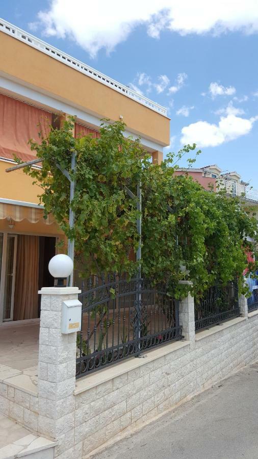 טרוגיר Ciovo Apartments מראה חיצוני תמונה